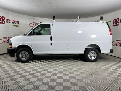 2025 Chevrolet Express 2500 RWD 2500 Regular Wheelbase WT