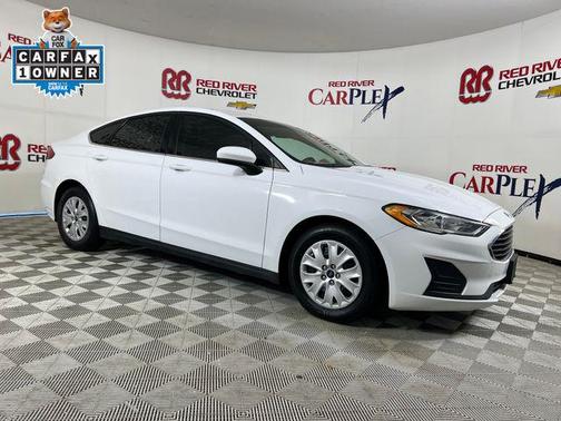 Oxford White 2020 Ford Fusion S