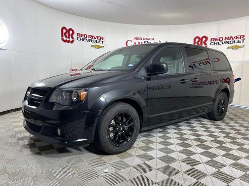 Black Onyx Crystal Pearlcoat 2019 Dodge Grand Caravan GT