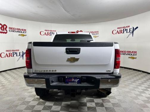 Summit White 2011 Chevrolet Silverado 2500 LTZ
