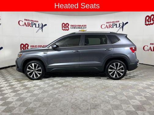 Platinum Gray Metallic 2024 Volkswagen Taos 1.5T SE