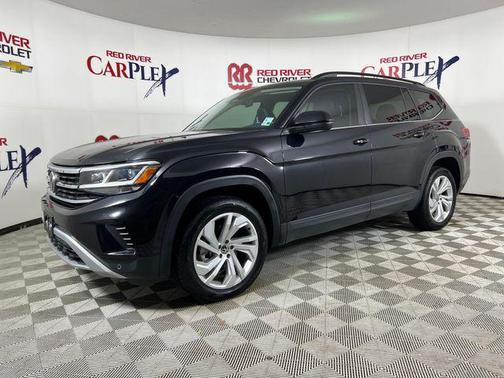 Deep Black Pearl 2022 Volkswagen Atlas 3.6L SE w/Technology