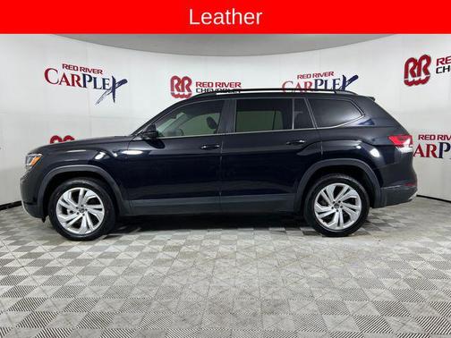 Deep Black Pearl 2022 Volkswagen Atlas 3.6L SE w/Technology