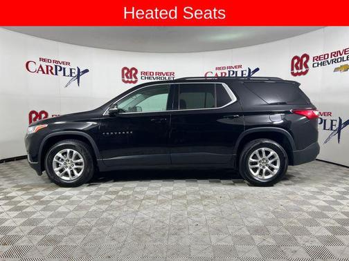 Mosaic Black Metallic 2021 Chevrolet Traverse LT Cloth