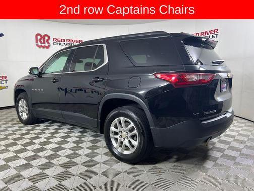 Mosaic Black Metallic 2021 Chevrolet Traverse LT Cloth