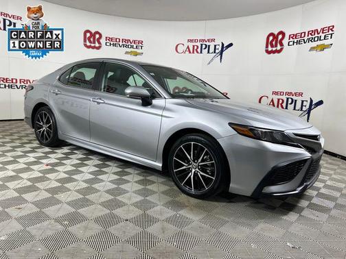Celestial Silver Metallic 2024 Toyota Camry SE