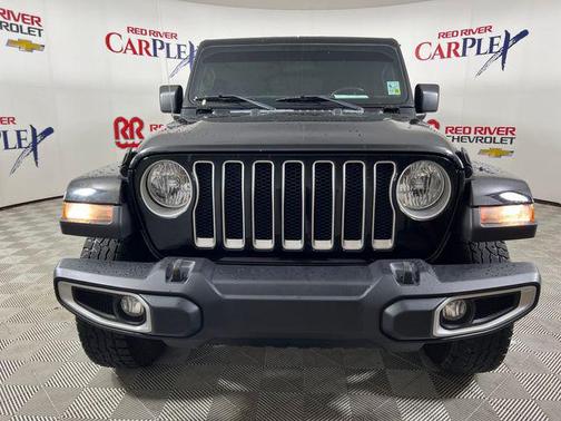 Black Clearcoat 2020 Jeep Wrangler Unlimited Sahara