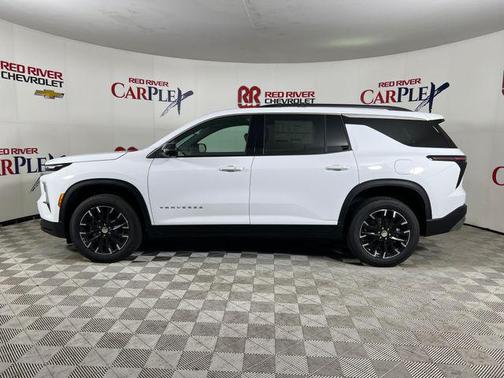 Summit White 2026 Chevrolet Traverse LT