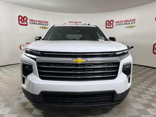 Summit White 2026 Chevrolet Traverse LT