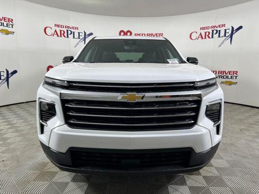 Summit White 2026 Chevrolet Traverse LT