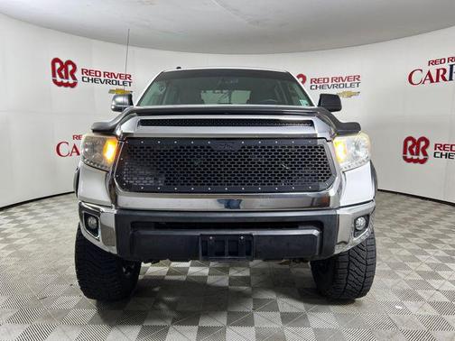 Super White 2016 Toyota Tundra SR5