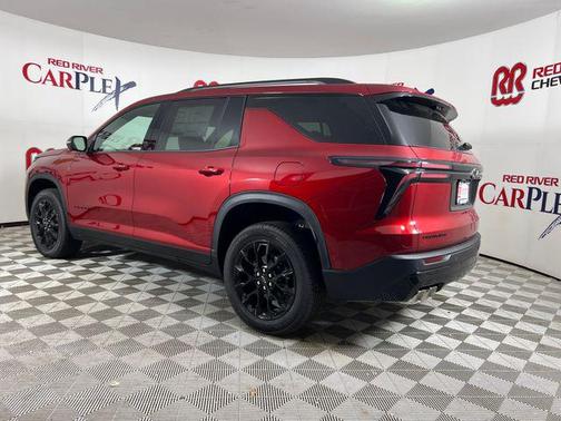 Radiant Red Tintcoat 2026 Chevrolet Traverse LT