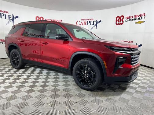 Radiant Red Tintcoat 2026 Chevrolet Traverse LT
