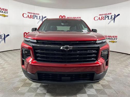 Radiant Red Tintcoat 2026 Chevrolet Traverse LT