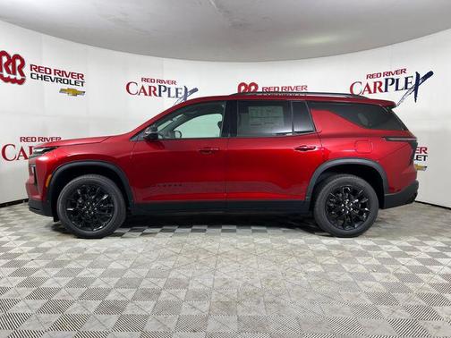 Radiant Red Tintcoat 2026 Chevrolet Traverse LT