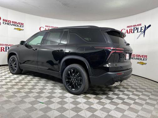 Mosaic Black Metallic 2026 Chevrolet Traverse LT