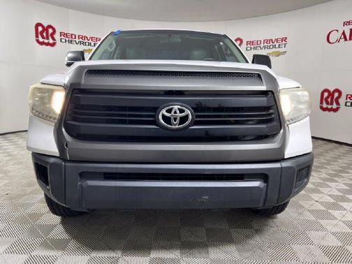 Super White 2016 Toyota Tundra SR