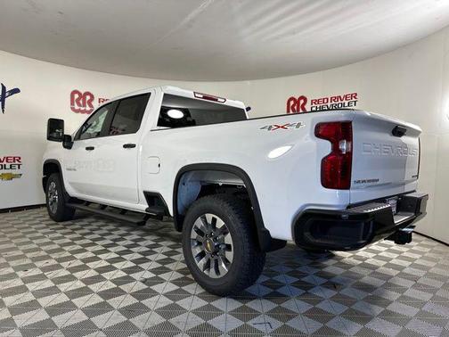 2025 Chevrolet Silverado 2500 Custom