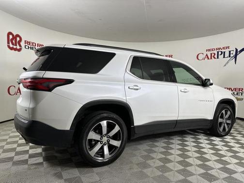 2022 Chevrolet Traverse LT Leather