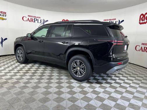 Mosaic Black Metallic 2026 Chevrolet Traverse LT