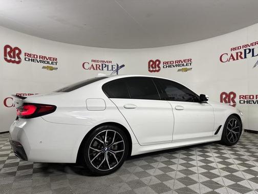 2022 BMW 530 i