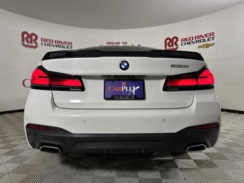 2022 BMW 530 i