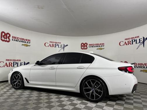 2022 BMW 530 i