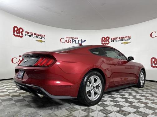 2021 Ford Mustang EcoBoost