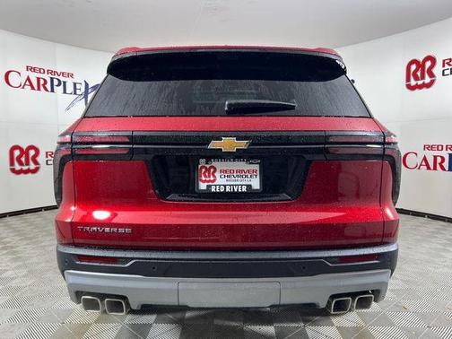 Radiant Red Tintcoat 2026 Chevrolet Traverse LT