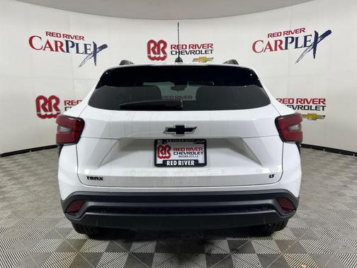 Summit White 2026 Chevrolet Trax LT
