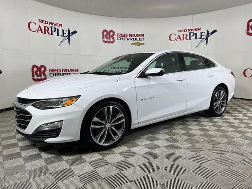 Summit White 2024 Chevrolet Malibu FWD 2LT
