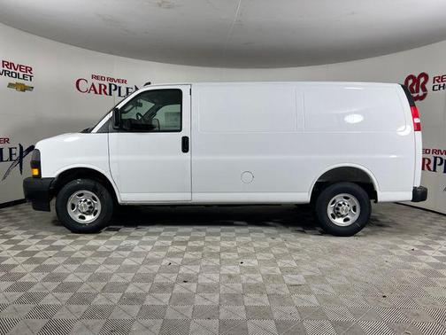 2025 Chevrolet Express 2500 RWD 2500 Regular Wheelbase WT