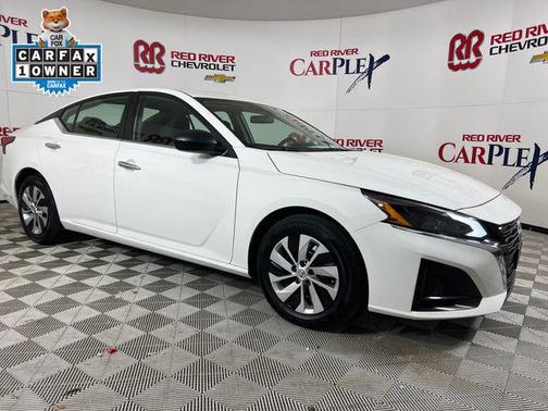 Glacier White 2024 Nissan Altima S FWD