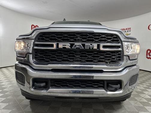 2022 RAM 2500 Tradesman Crew Cab 4x4 6'4' Box