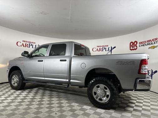 2022 RAM 2500 Tradesman Crew Cab 4x4 6'4' Box