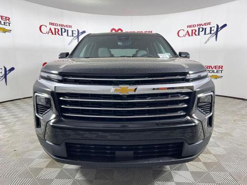 Mosaic Black Metallic 2026 Chevrolet Traverse LT