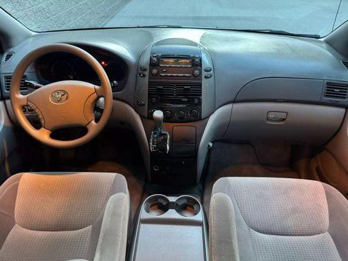 2009 Toyota Sienna LE