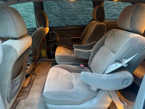 2009 Toyota Sienna LE