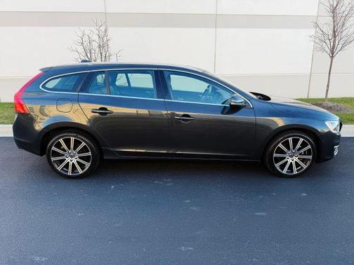2015 Volvo V60 T5 Platinum