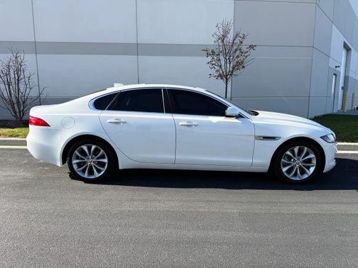 2017 Jaguar XF 35t