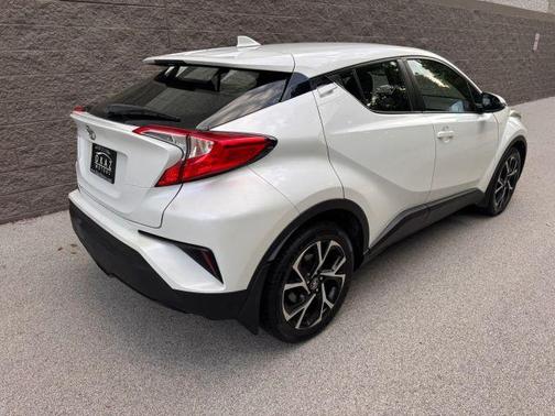 White 2018 Toyota C-HR XLE