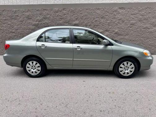 2004 Toyota Corolla LE