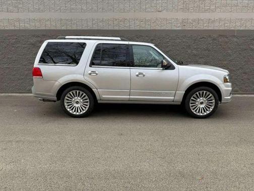 2017 Lincoln Navigator Select