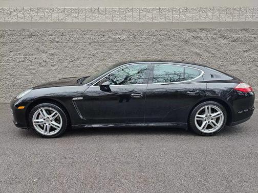 2011 Porsche Panamera 4S