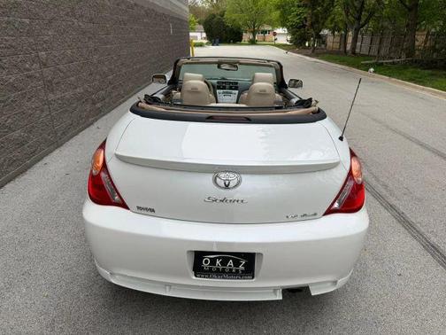 White 2006 Toyota Camry Solara SLE