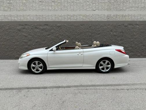 White 2006 Toyota Camry Solara SLE