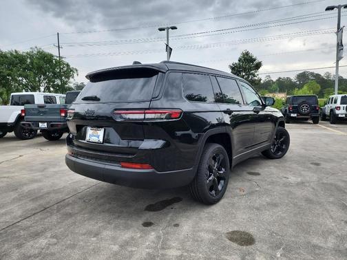 2025 Jeep Grand Cherokee L Laredo