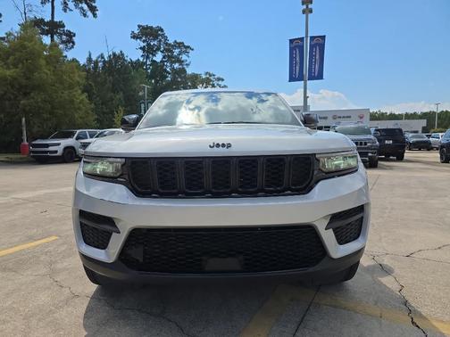 2024 Jeep Grand Cherokee Laredo