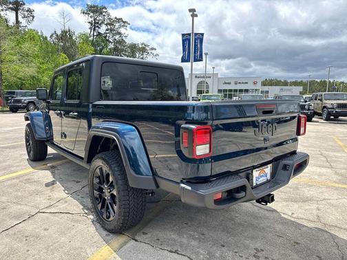 2025 Jeep Gladiator Sport
