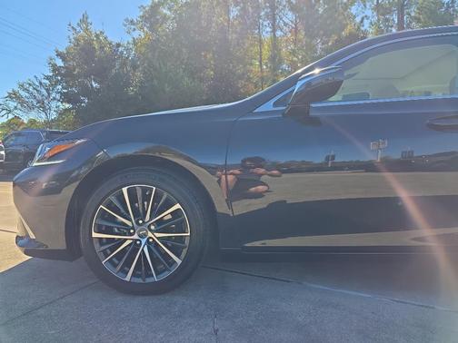 2024 Lexus ES 300h Premium